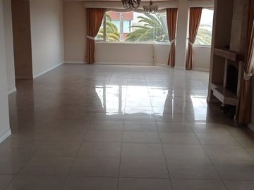 Triplex de venta amplio e iluminado departamento 4d, El Condado, seguridad