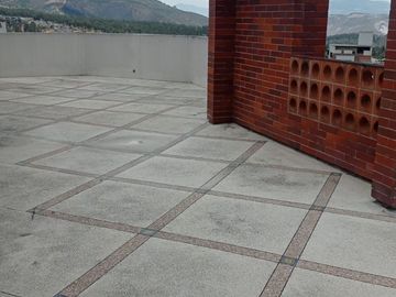 Triplex de venta amplio e iluminado departamento 4d, El Condado, seguridad