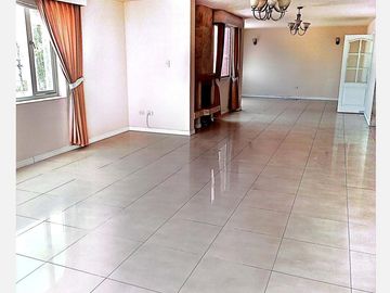 Triplex de venta amplio e iluminado departamento 4d, El Condado, seguridad