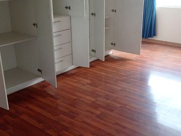 Triplex de venta amplio e iluminado departamento 4d, El Condado, seguridad