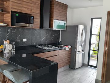 Venta de casa estilo contemporaneo en Aiyana, fraccionamiento Santa Fe en Xochitepec, Mor.