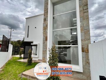 Casa moderna con amplia área verde, Sector Río Amarillo C802
