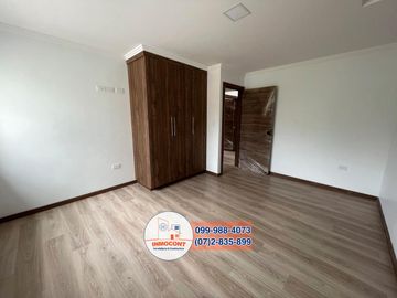 Casa moderna con amplia área verde, Sector Río Amarillo C802