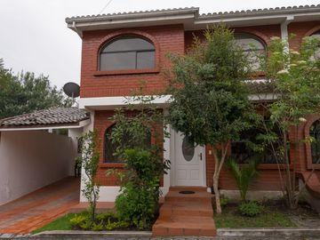 CASA DE VENTA EN VALLE DE LOS CHILLOS