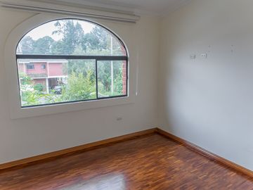 CASA DE VENTA EN VALLE DE LOS CHILLOS