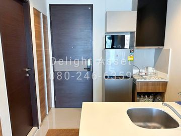 ++ For Sale ++ Rhythm Sathorn with River view! 45.09 sqm. North Building 19st floor, fully furnished BTS Saphan Taksin, Sathorn, Silom