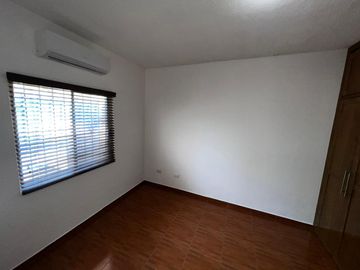 Casa en renta muy amplia en Villas del Mediterráneo