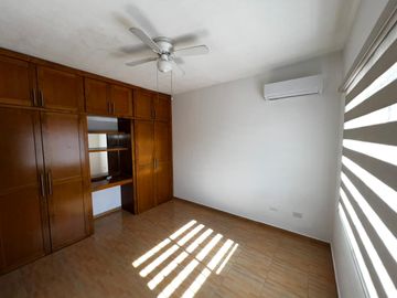 Casa en renta muy amplia en Villas del Mediterráneo