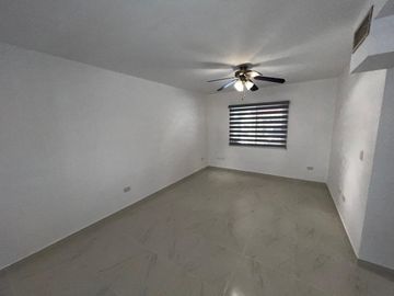 Casa en renta muy amplia en Villas del Mediterráneo