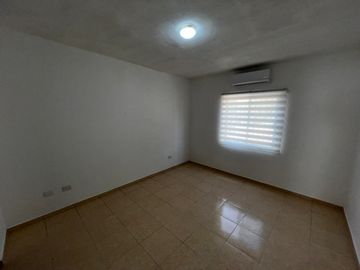 Casa en renta muy amplia en Villas del Mediterráneo