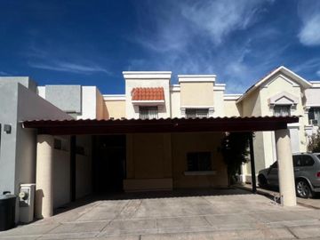 Casa en renta muy amplia en Villas del Mediterráneo