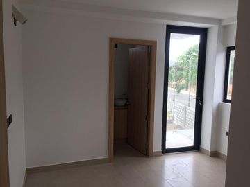 Hermosas Casas de Venta en urbanización en Zona Norte Portoviejo