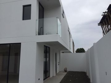 Hermosas Casas de Venta en urbanización en Zona Norte Portoviejo