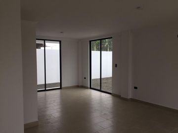 Hermosas Casas de Venta en urbanización en Zona Norte Portoviejo