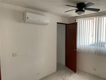 RENTA DE CASA SIN MUEBLES, UNA PLANTA