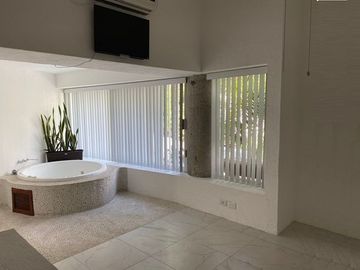 RENTA DE CASA SIN MUEBLES, UNA PLANTA