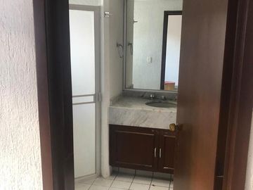 Casa en venta en coto en Av. Naciones Unidas
