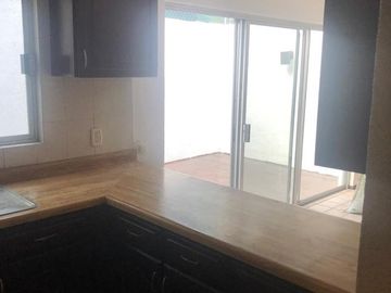 Casa en venta en coto en Av. Naciones Unidas