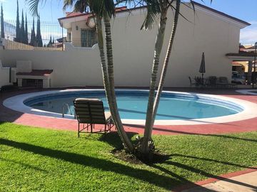 Casa en venta en coto en Av. Naciones Unidas