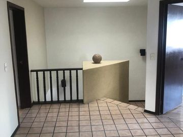 Casa en venta en coto en Av. Naciones Unidas