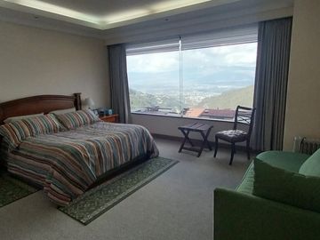 Venta de departamento amoblado en  la Gonzalez Suarez de 122 Metros, Sector Gonzalez Suarez