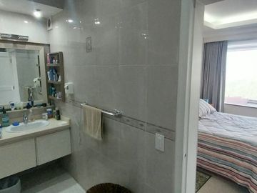 Venta de departamento amoblado en  la Gonzalez Suarez de 122 Metros, Sector Gonzalez Suarez