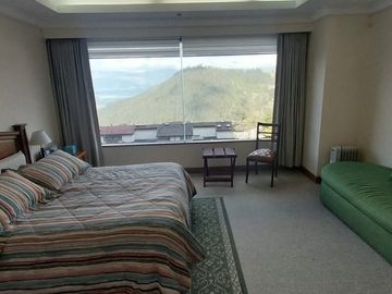 Venta de departamento amoblado en  la Gonzalez Suarez de 122 Metros, Sector Gonzalez Suarez