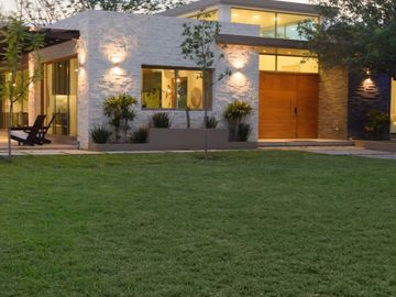 CASA DE LUJO EN VENTA EN PORTAL DEL NORTE