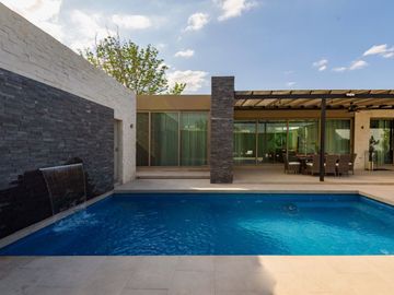 CASA DE LUJO EN VENTA EN PORTAL DEL NORTE