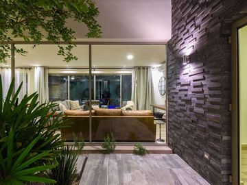 CASA DE LUJO EN VENTA EN PORTAL DEL NORTE