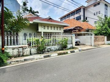 RUMAH SANGAT MENARIK at Jl CIKINI / MENTENG (ZONA KOMERSIAL)