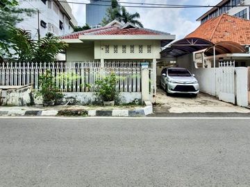 RUMAH SANGAT MENARIK at Jl CIKINI / MENTENG (ZONA KOMERSIAL)