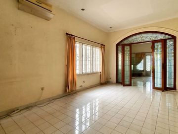 RUMAH SANGAT MENARIK at Jl CIKINI / MENTENG (ZONA KOMERSIAL)