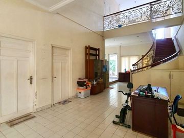 RUMAH SANGAT MENARIK at Jl CIKINI / MENTENG (ZONA KOMERSIAL)