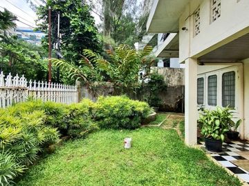RUMAH SANGAT MENARIK at Jl CIKINI / MENTENG (ZONA KOMERSIAL)