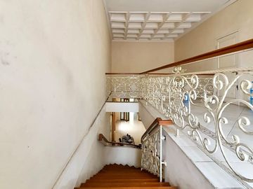 RUMAH SANGAT MENARIK at Jl CIKINI / MENTENG (ZONA KOMERSIAL)