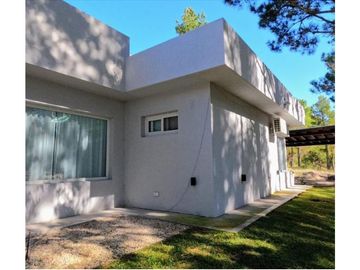 VENTA DE CASA EN VILLAROBLES - PARTIDO DE LA COSTA