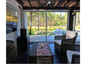 VENTA DE CASA EN VILLAROBLES - PARTIDO DE LA COSTA