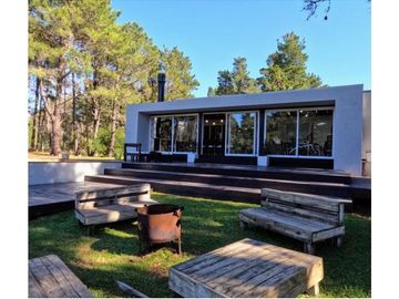VENTA DE CASA EN VILLAROBLES - PARTIDO DE LA COSTA