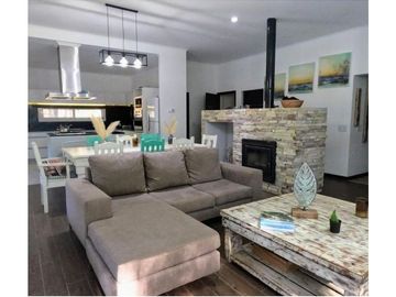 VENTA DE CASA EN VILLAROBLES - PARTIDO DE LA COSTA
