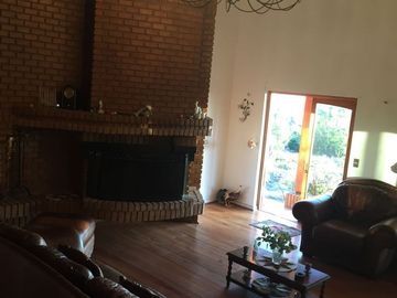SE VENDE O ARRIENDA CASA CON TERRENO DE 60.000 M2,PLANO PISCINA POZO CASA PPAL DE DOS PISOS AVALUO FISCAL UF.14.450 VENTA UF 11.000  DORM.6  ARRIENDO $3.200.000
