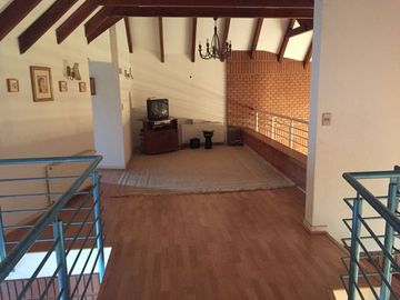 SE VENDE O ARRIENDA CASA CON TERRENO DE 60.000 M2,PLANO PISCINA POZO CASA PPAL DE DOS PISOS AVALUO FISCAL UF.14.450 VENTA UF 11.000  DORM.6  ARRIENDO $3.200.000