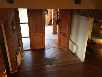 SE VENDE O ARRIENDA CASA CON TERRENO DE 60.000 M2,PLANO PISCINA POZO CASA PPAL DE DOS PISOS AVALUO FISCAL UF.14.450 VENTA UF 11.000  DORM.6  ARRIENDO $3.200.000
