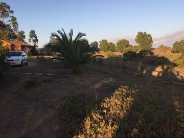 SE VENDE O ARRIENDA CASA CON TERRENO DE 60.000 M2,PLANO PISCINA POZO CASA PPAL DE DOS PISOS AVALUO FISCAL UF.14.450 VENTA UF 11.000  DORM.6  ARRIENDO $3.200.000