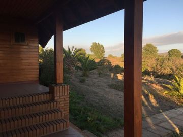 SE VENDE O ARRIENDA CASA CON TERRENO DE 60.000 M2,PLANO PISCINA POZO CASA PPAL DE DOS PISOS AVALUO FISCAL UF.14.450 VENTA UF 11.000  DORM.6  ARRIENDO $3.200.000
