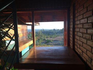 SE VENDE O ARRIENDA CASA CON TERRENO DE 60.000 M2,PLANO PISCINA POZO CASA PPAL DE DOS PISOS AVALUO FISCAL UF.14.450 VENTA UF 11.000  DORM.6  ARRIENDO $3.200.000