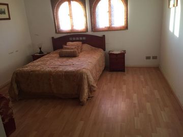 SE VENDE O ARRIENDA CASA CON TERRENO DE 60.000 M2,PLANO PISCINA POZO CASA PPAL DE DOS PISOS AVALUO FISCAL UF.14.450 VENTA UF 11.000  DORM.6  ARRIENDO $3.200.000