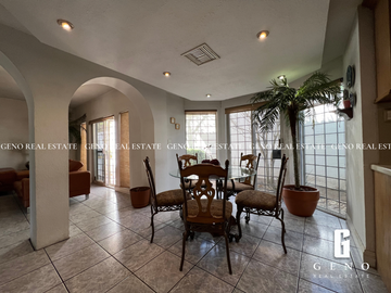 CASA EN VENTA EN LA CAÑADA CON PATIO MUY AMPLIO