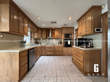CASA EN VENTA EN LA CAÑADA CON PATIO MUY AMPLIO