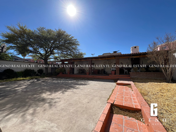 CASA EN VENTA EN LA CAÑADA CON PATIO MUY AMPLIO